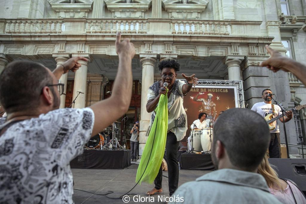 La cantante dominicana Xiomara Fortuna en Cartagena, fotografía de Gloria Nicolás