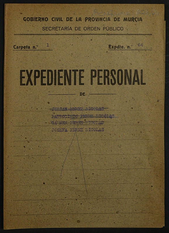 Expediente de concesión de pensión como huérfanos de la Guerra a los hijos de Agustín Pérez Díaz.