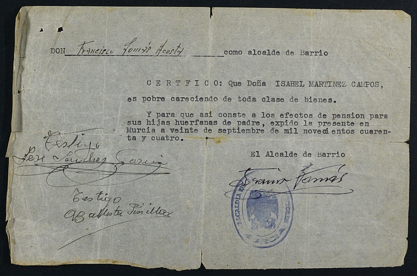 Expediente de concesión de pensión como huérfanos de la Guerra a los hijos de Diego García de las Bayonas García.