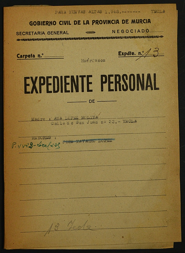 Expediente de concesión de pensión como huérfanos de la Guerra a los hijos de Francisco Navarro Sánchez.