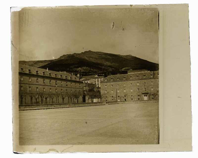 Vista de las Casas de Oficios de San Lorenzo del Escorial