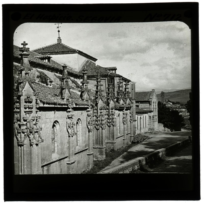 Vista lateral del Hospicio de Segovia.