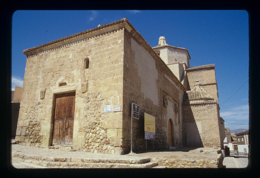 Reportaje fotográfico del exterior de la parroquia de San Antonio de Padua de Mazarrón