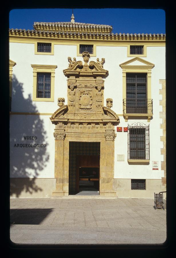 Reportaje fotográfico de la fachada de la casa Salazar Rosso (Lorca)