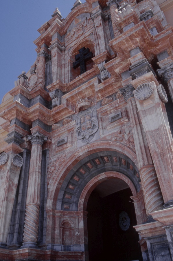 Reportaje fotográfico de la portada de la Real Basílica Santuario de la Vera Cruz de Caravaca