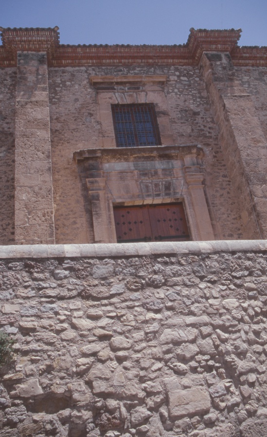 Vista del Museo Arqueológico Municipal de la Soledad visto desde la calle Cuesta del castillo de Caravaca