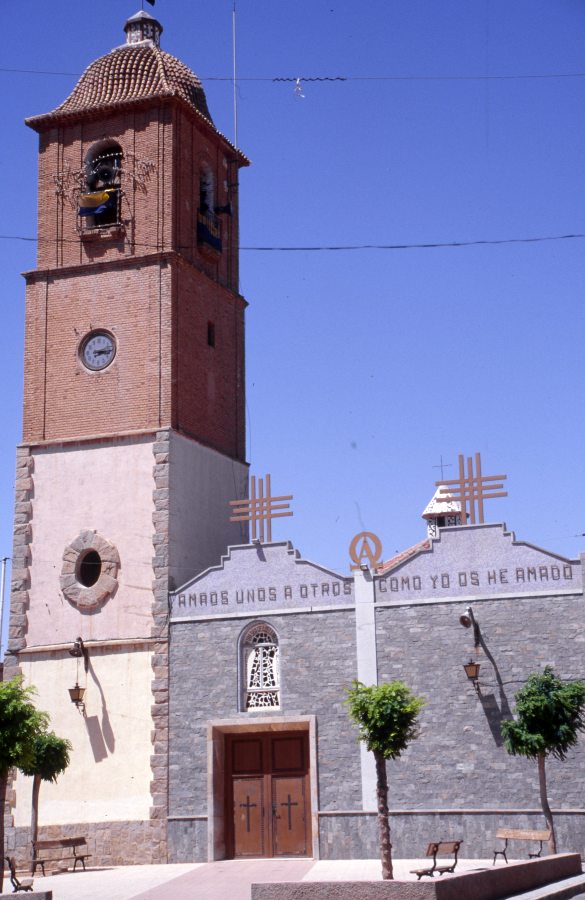 Fachada de la iglesia de El Algar