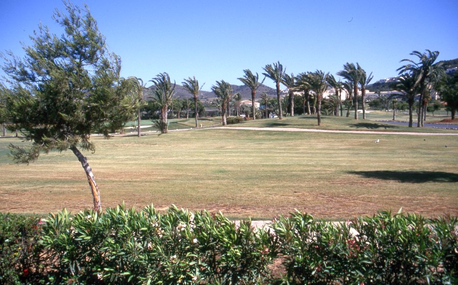 Panorámica de un campo de golf en las proximidades de La Manga