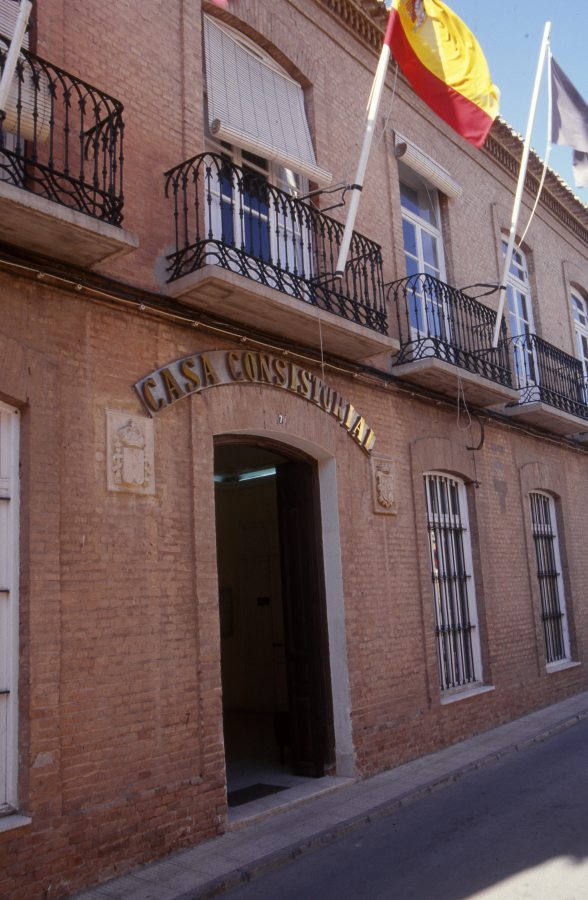 Fachada de la casa consistorial de una localidad sin identificar, probablemente en La Unión o en el municipio de Cartagena