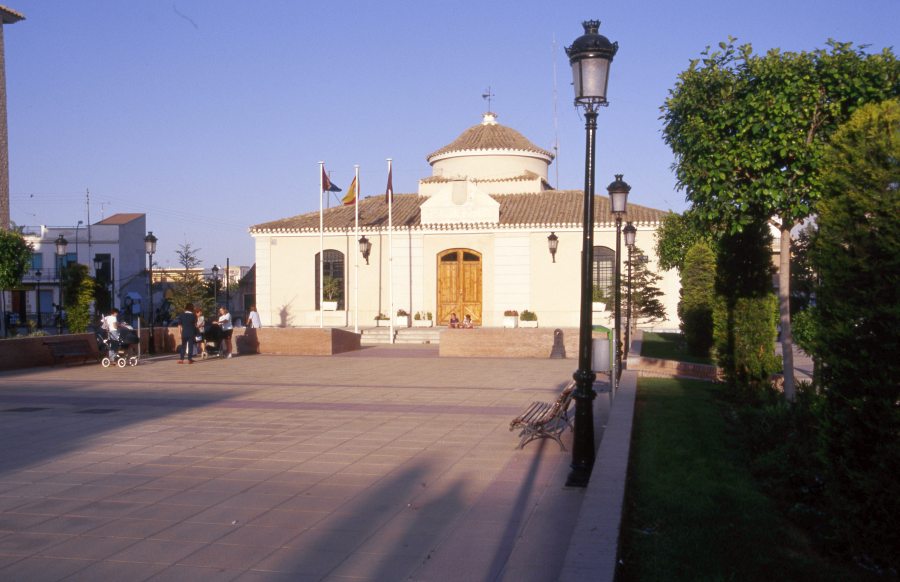 Vista de la antigua casa consistorial de Torre Pacheco desde la plaza del Ayuntamiento