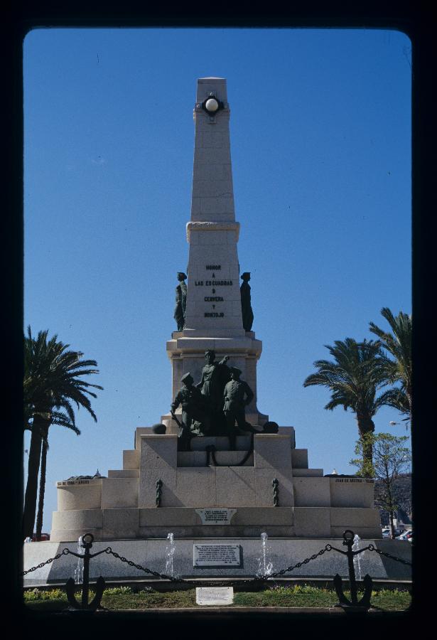 Reportaje fotográfico del monumento a los Héroes de Cavite y Santiago de Cuba en Cartagena