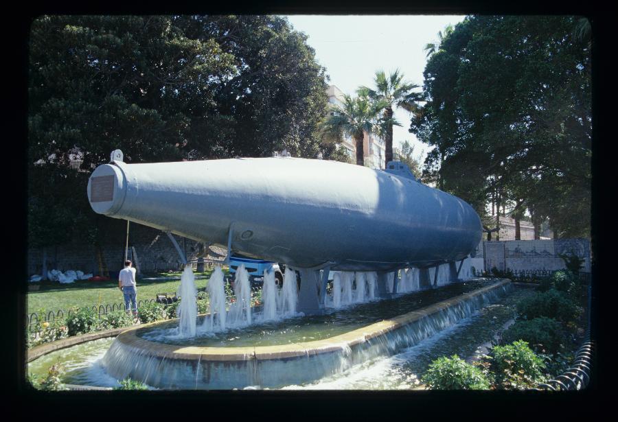 Reportaje fotográfico del submarino Peral en la plaza Héroes de Cavite de Cartagena