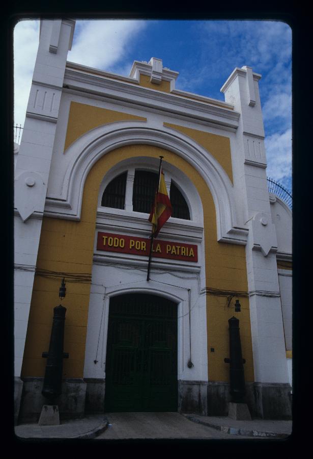 Fachada del antiguo Cuartel de Instrucción de Marinería (CIM) de Cartagena