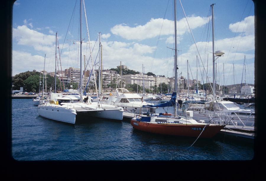 Barcos amarrados en el puerto deportivo de Cartagena