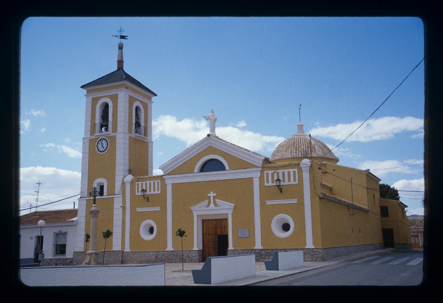 Reportaje fotográfico de la parroquia de Nuestra Señora del Rosario de Corvera