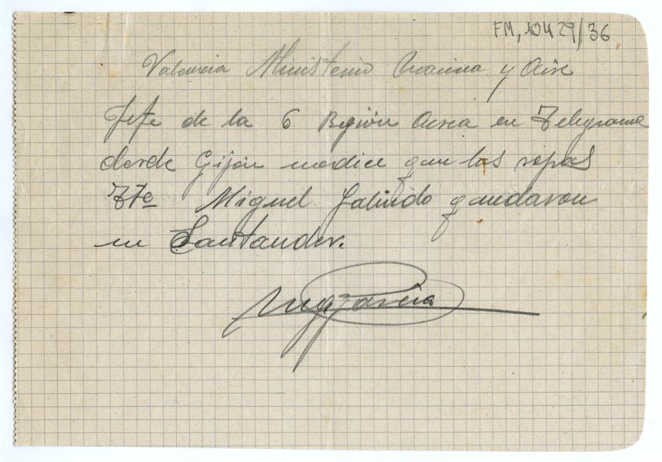 Copia manuscrita de telegrama enviado desde Gijón informando sobre la ropa de Miguel Galindo en Santander.