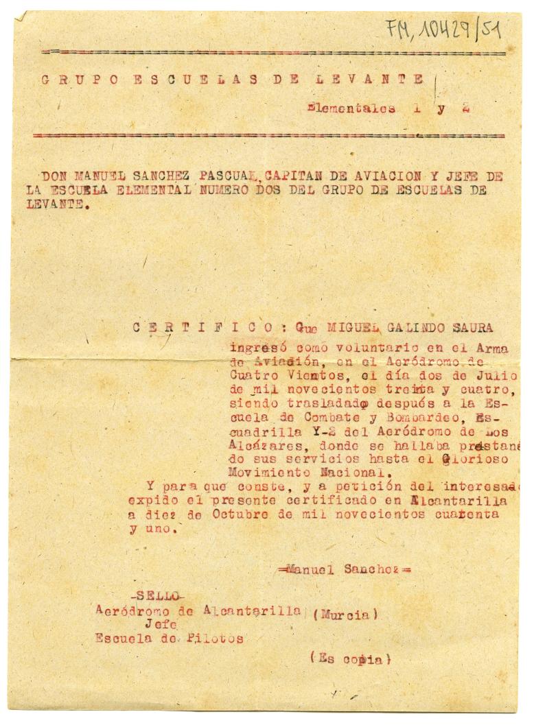 Copia del certificado de hoja de servicios de Miguel Galindo en el Arma de Aviación.