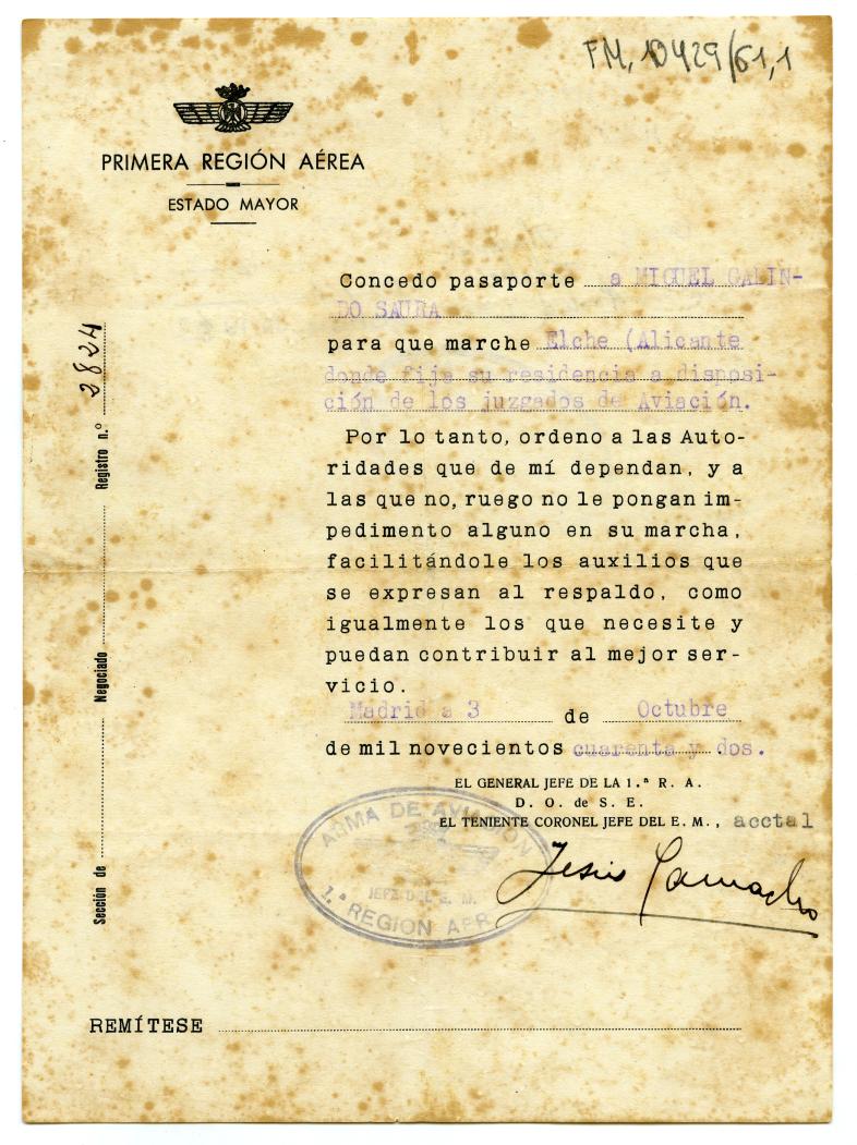 Diversas autorizaciones militares a nombre de Miguel Galindo para desplazamientos a Elche.