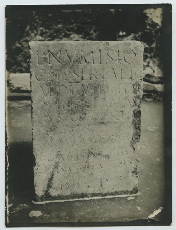 Lápida romana descubierta en Cartagena en 1907