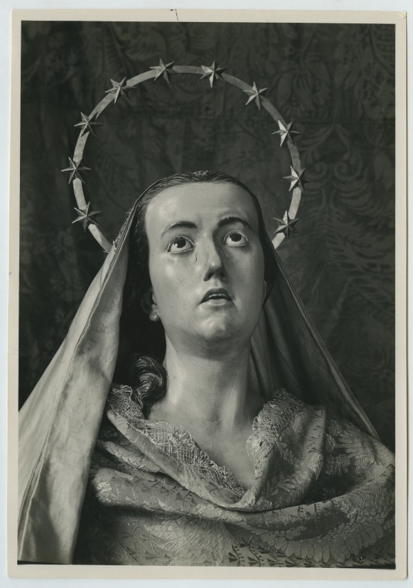 Detalle del rostro de la escultura de la Dolorosa de la iglesia de Nuestra Señora de la Encarnación de La Raya