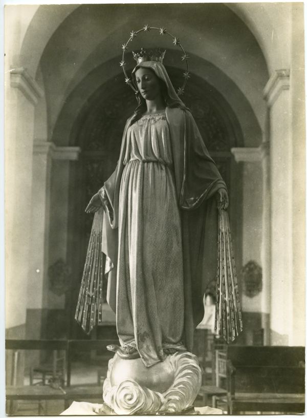 Virgen Milagrosa de la parroquia de San Juan Bautista de Archena (1943), obra de Juan González Moreno