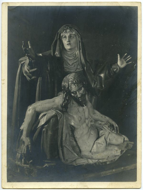 Conjunto escultórico de La Piedad (1946), obra de Juan González Moreno