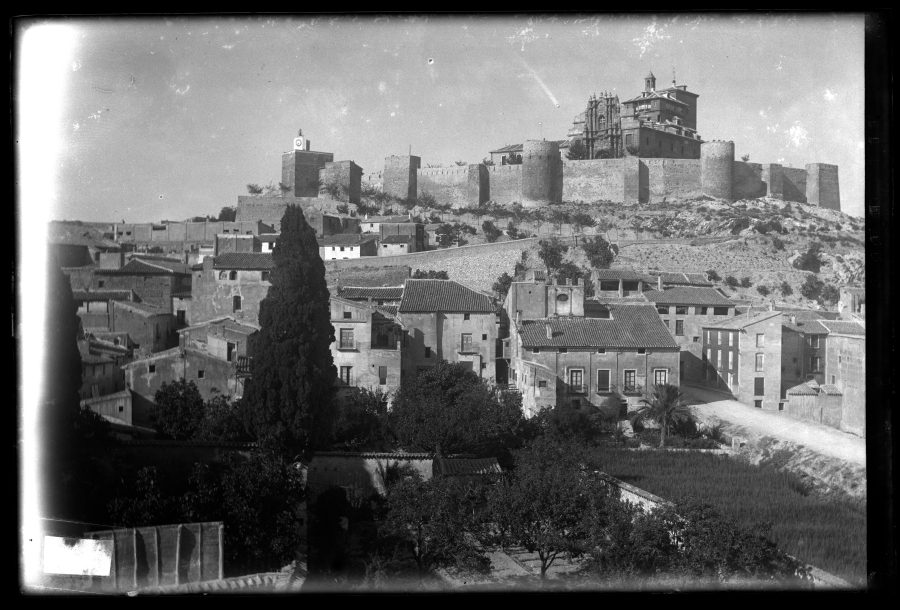 Vista del castillo de Caravaca con la ciudad a los pies