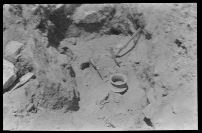 Reportaje de la excavación del yacimiento argárico de La Almoloya, Pliego. Año 1944