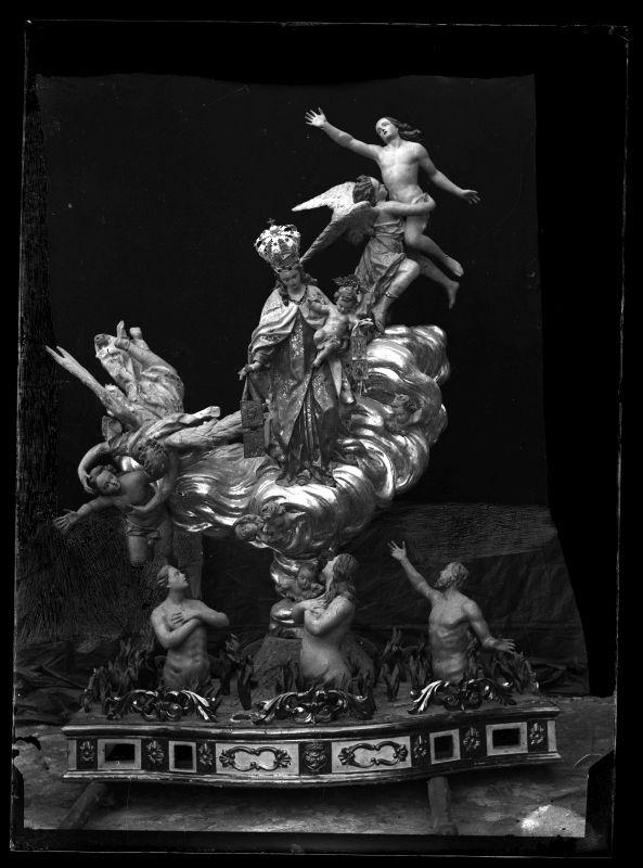 Grupo escultórico de la Virgen del Carmen con las ánimas del Purgatorio de la iglesia del Carmen de Beniaján, obra de Antonio Dupar