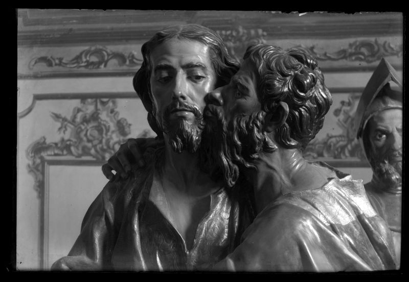 Detalle del grupo escultórico de Jesús y Judas, del paso del Prendimiento de la iglesia de Jesús de Murcia, obra de Francisco Salzillo
