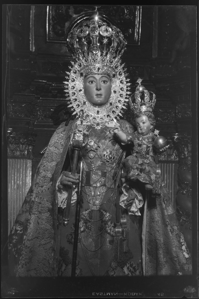 Detalle de la escultura de la Virgen de la Fuensanta