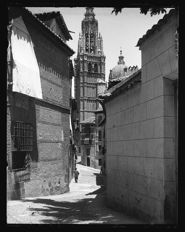 Torre de la Catedral de Toledo vista desde la calle Santa Isabel.
