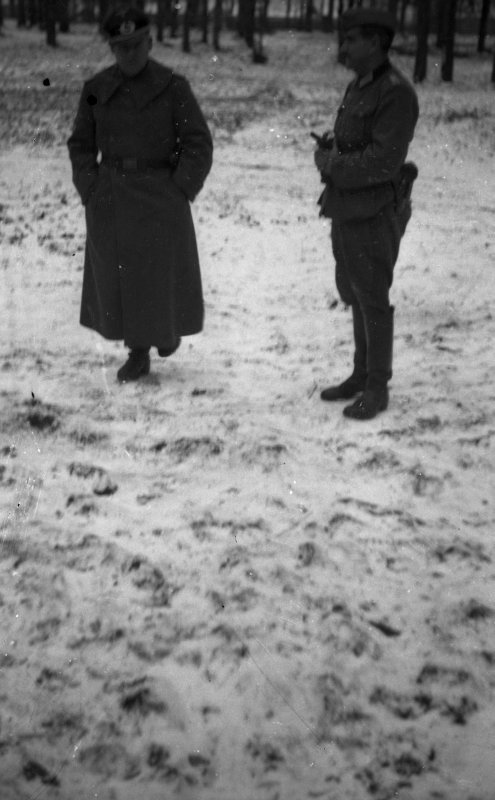 Retrato de dos soldados de la División Azul en un terreno nevado
