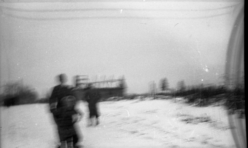 Varios soldados de la División Azul en un paisaje nevado
