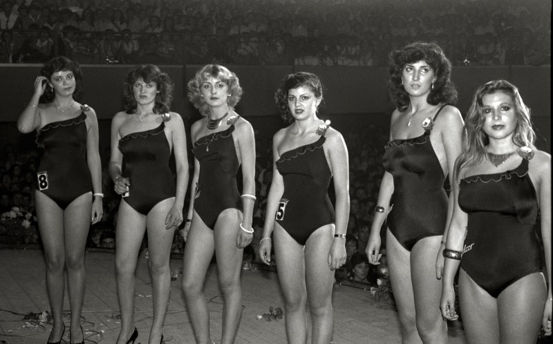 Grupo de mujeres participantes en el concurso de Miss Murcia 1982
