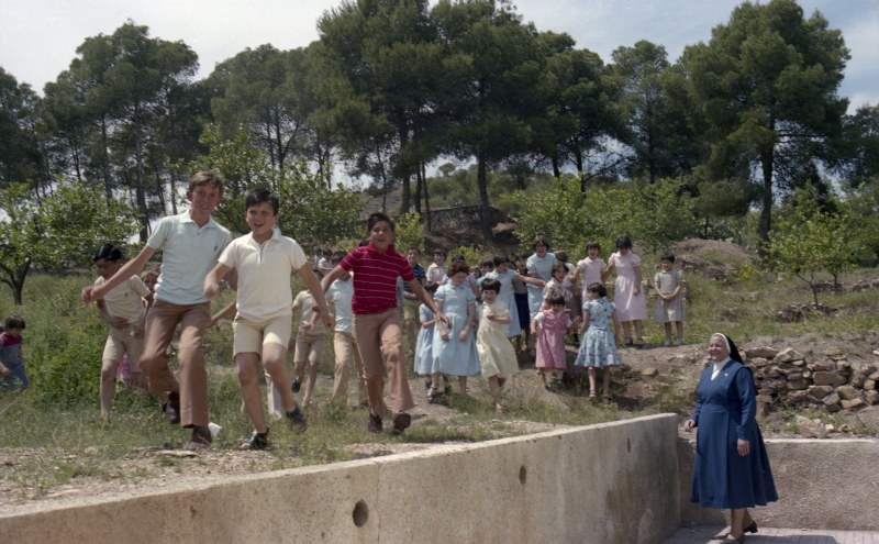 Menores acogidos en el Conjunto Residencial de Espinardo durante un día de excursión por El Valle, Murcia.