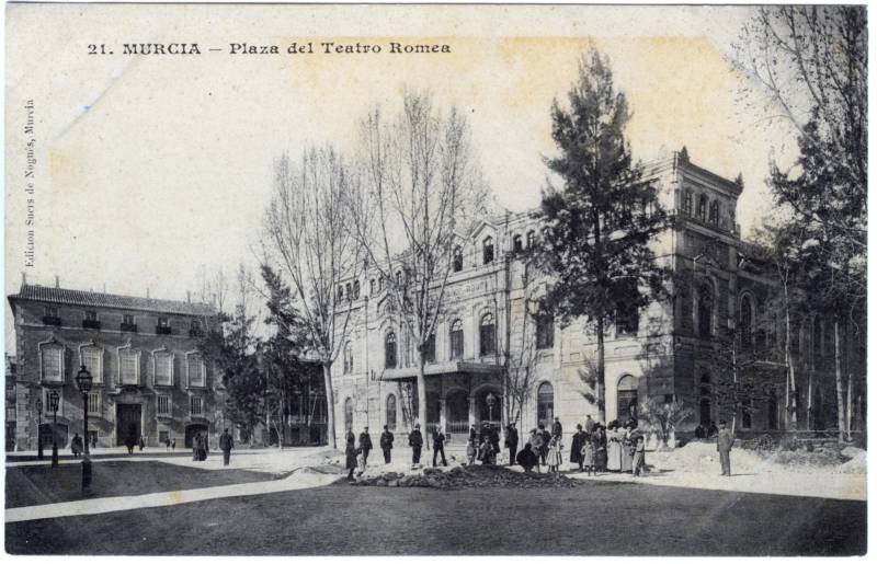 Murcia. Plaza del teatro Romea.