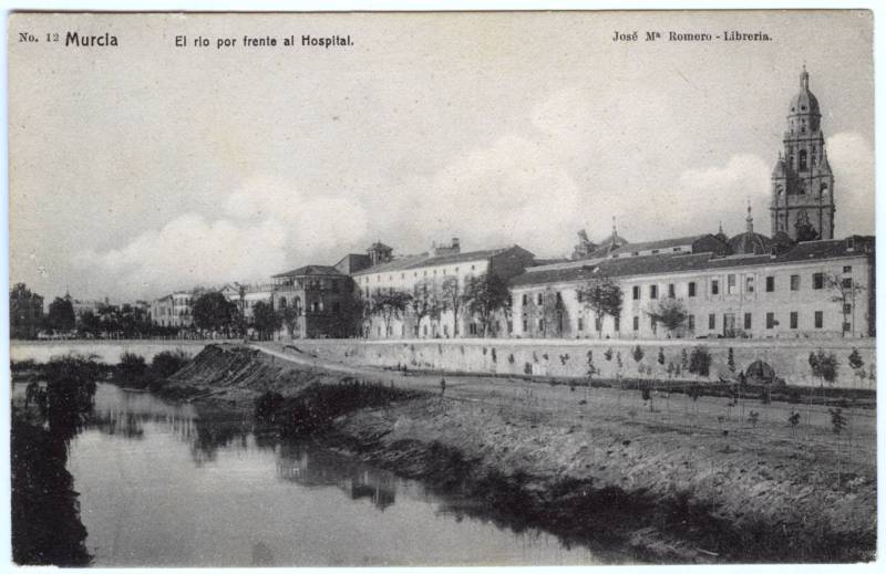 Murcia. El río por frente al Hospital.
