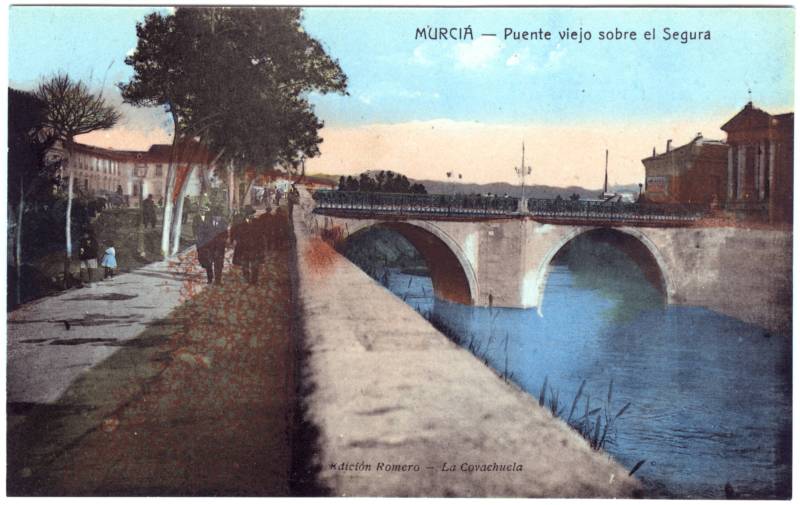 Murcia. Puente Viejo sobre el río Segura.