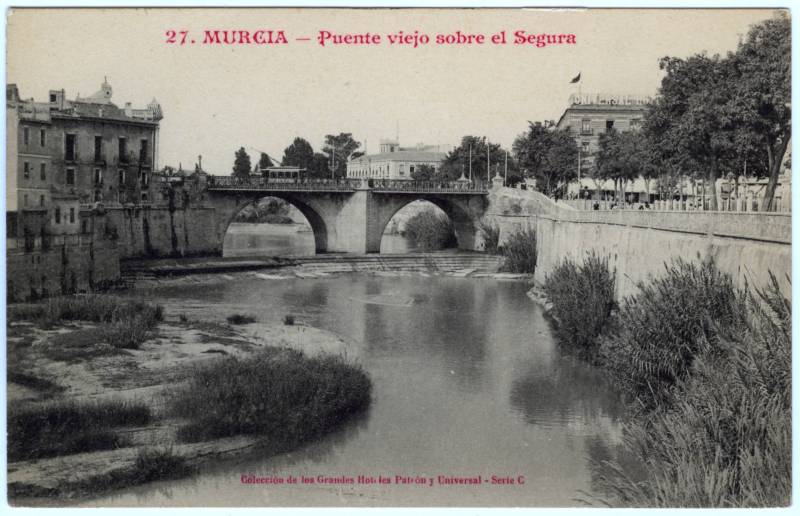 Murcia. Puente viejo sobre el Segura.