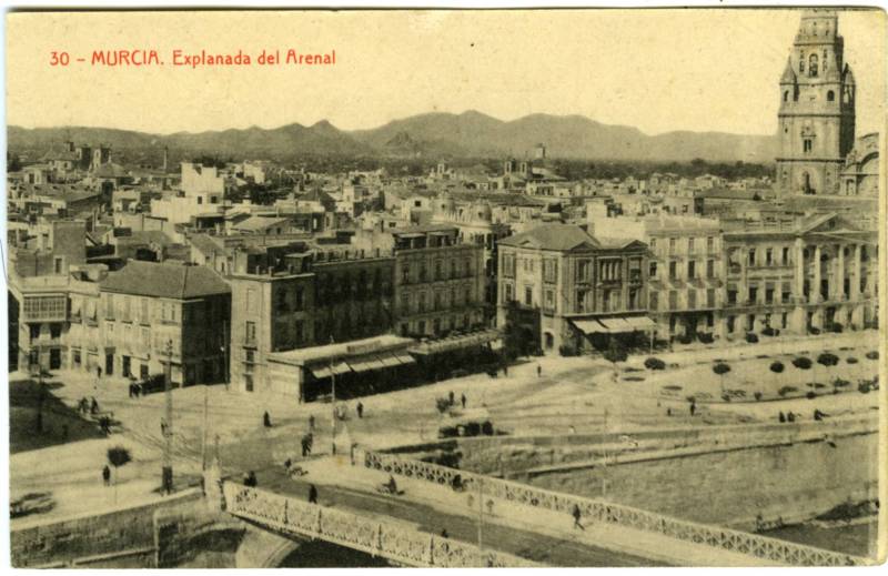 Murcia. Explanada del Arenal.