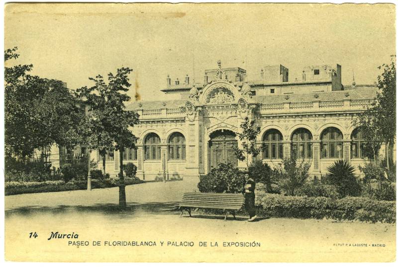Murcia. Paseo de Floridablanca y palacio de la Exposición.