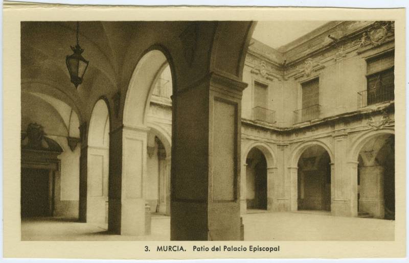 Murcia. Patio del Palacio Episcopal.