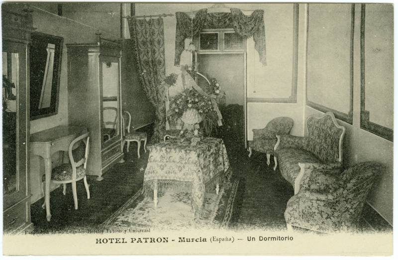 Hotel Patrón. Murcia. Un dormitorio.