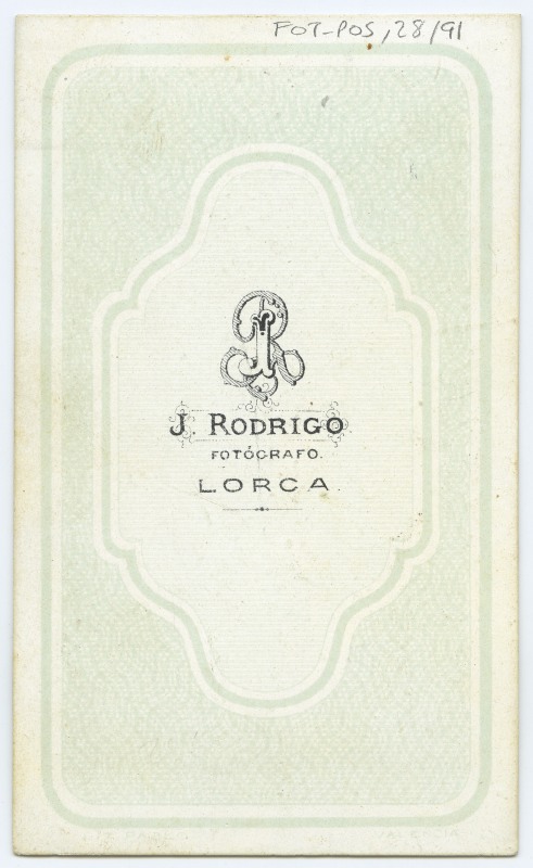 Retrato de busto de un joven con corbata y bigote, de José Rodrigo