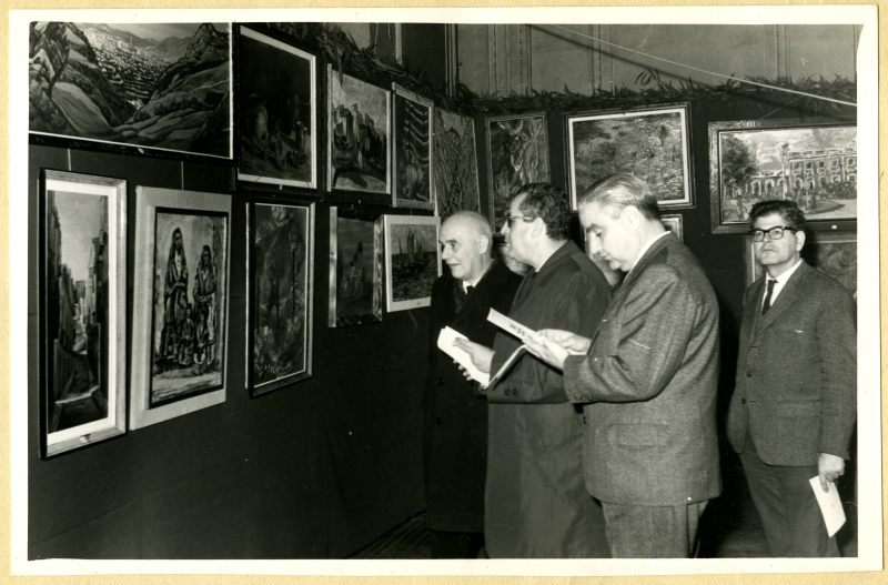 Inauguración de varias exposiciones de arte y fotografía a las que asiste, entre otros, José Luis Martínez Plazas