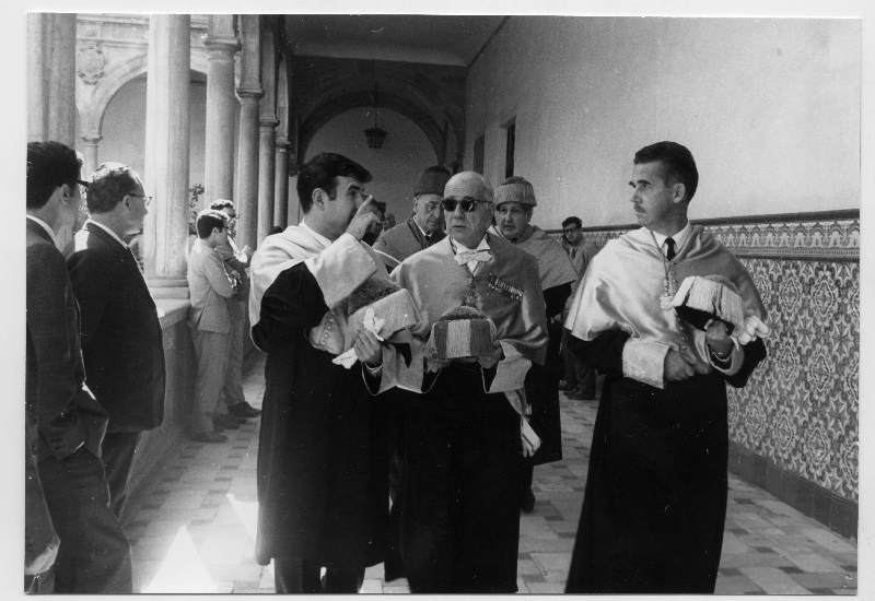 Luciano de la Calzada y otros profesores de la Universidad de Murcia durante el acto de apertura del curso universitario de 1969