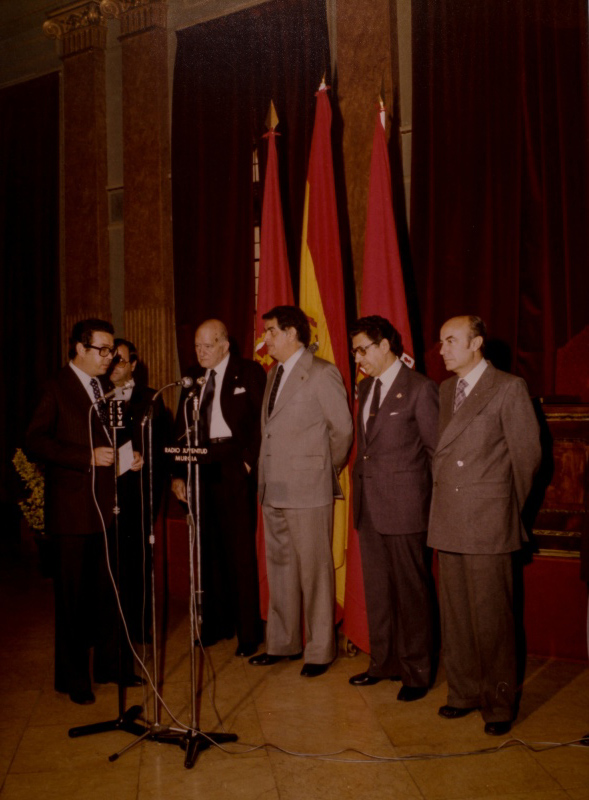 Reportaje fotográfico de la recepción en el ayuntamiento de Murcia de los presidentes de los entes presautonómicos, realizado por Fotos Alba.