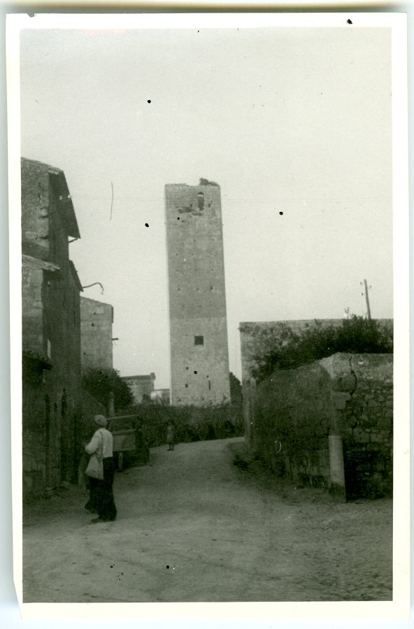Vista de la Torre Cialdi en Tarquinia