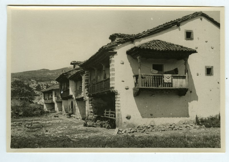 Un barrio de Udías, fotografía original de Torres Balbás